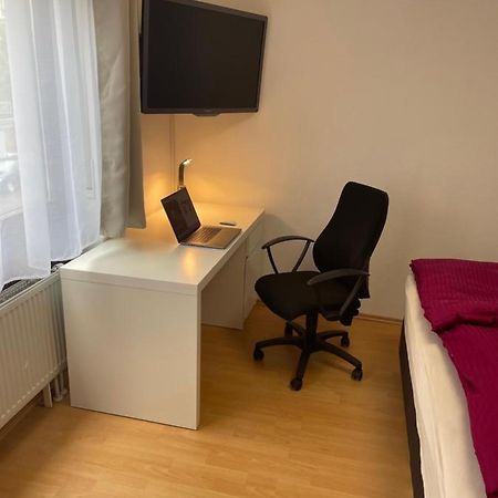 Zimmer Im Herzen Von Durlach カールスルーエ エクステリア 写真